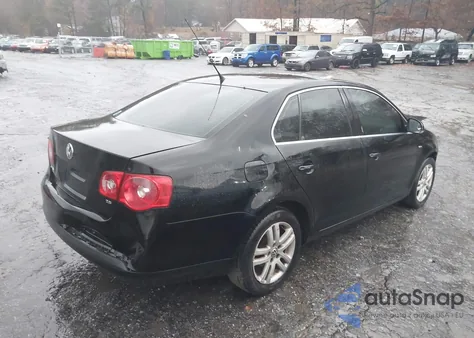2007 Volkswagen Jetta Wolfsburg Edition z USA, uszkodzony, nr VIN 3VWEF71K57M135234